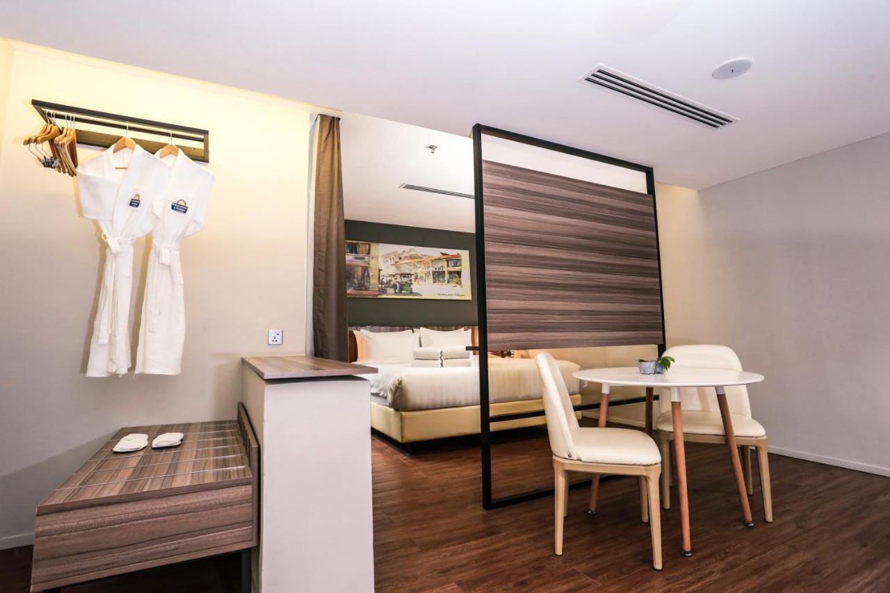 Days Hotel & Suites By Wyndham Kl - Chan Sow Lin Mrt Or Lrt Kuala Lumpur Kültér fotó