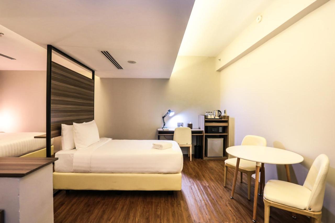 Days Hotel & Suites By Wyndham Kl - Chan Sow Lin Mrt Or Lrt Kuala Lumpur Kültér fotó