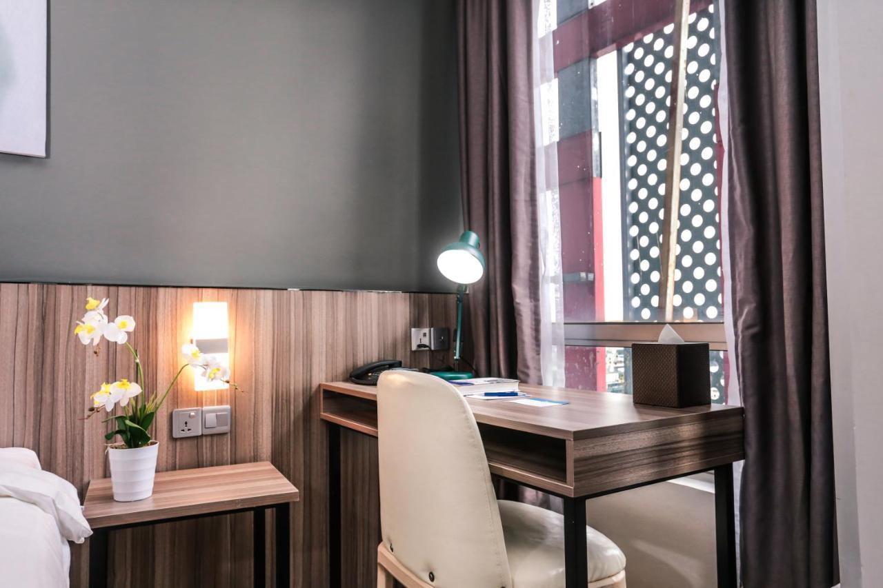 Days Hotel & Suites By Wyndham Kl - Chan Sow Lin Mrt Or Lrt Kuala Lumpur Kültér fotó